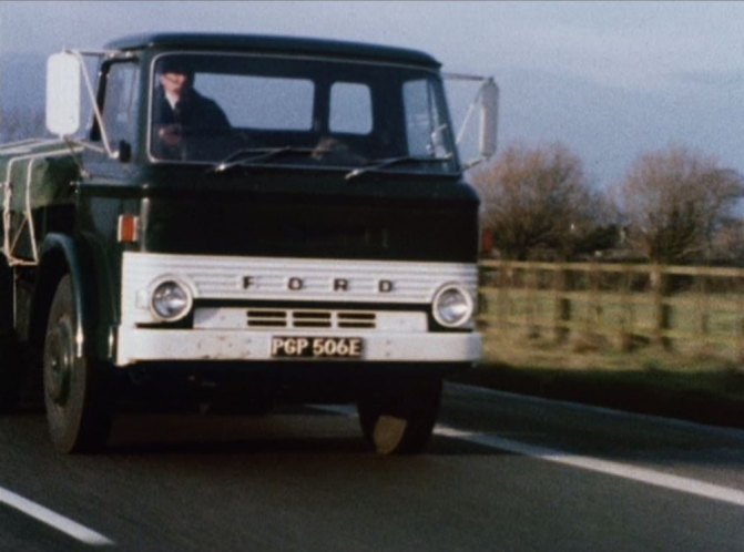 1967 Ford D-Series SWB 6-wheeler Dropside