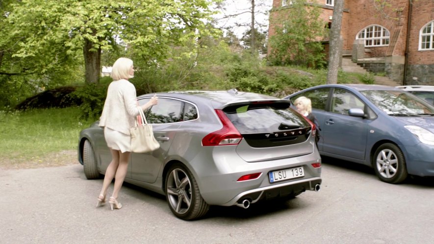 IMCDb.org: 2013 Volvo V40 R-Design Gen.3 in "Solsidan, 2010-2015"