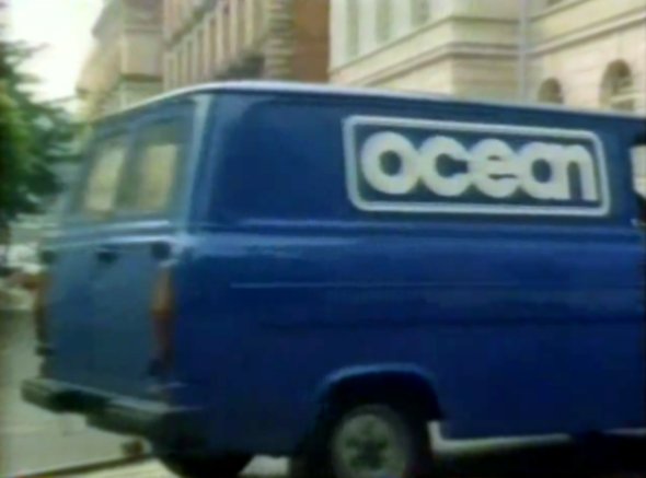 Imcdb Org Ford Transit Mkii In Commercial Breaks The Battle For