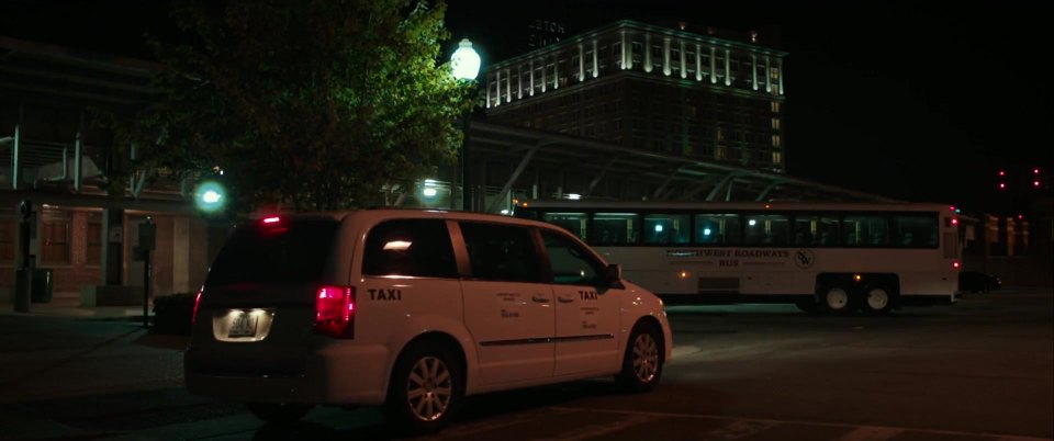 2011 Chrysler Town & Country [RT]