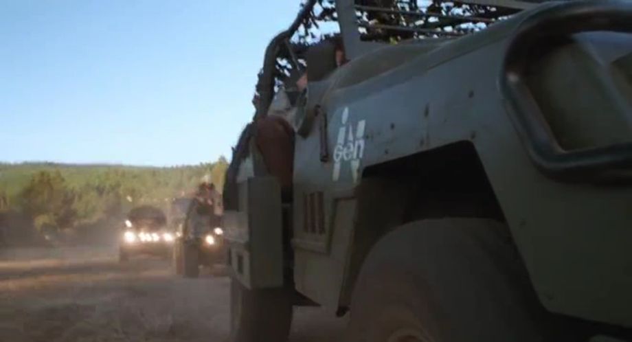 Made for Movie InGen Standard Safari Vehicle 'Harasser' Based on Jeep Wrangler chassis [YJ]