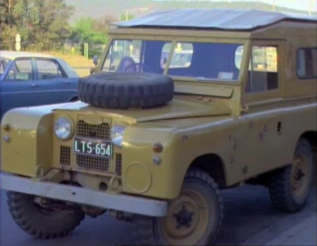 Land-Rover 88'' Series II Station Wagon