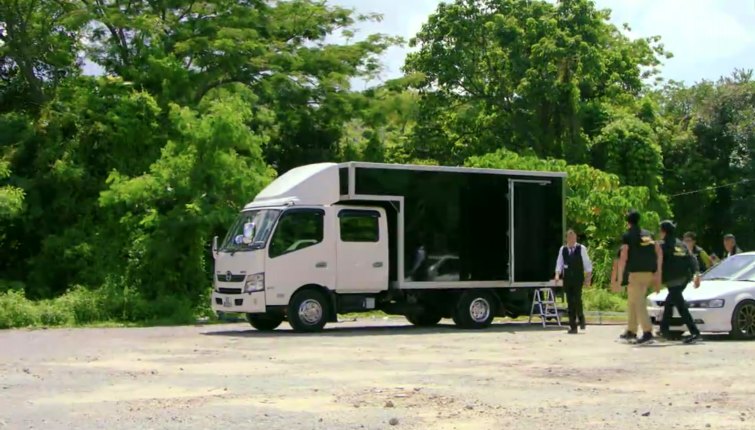 2017 Hino 300