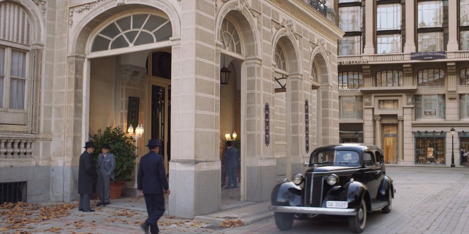 1937 Studebaker Dictator