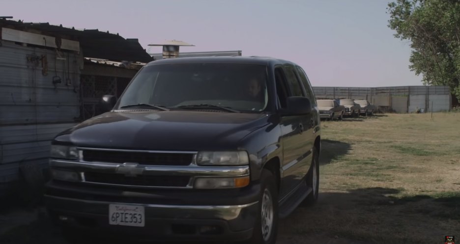2004 Chevrolet Tahoe LS [GMT820]