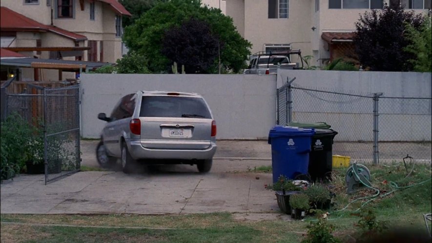 2004 Chrysler Town & Country [RS]