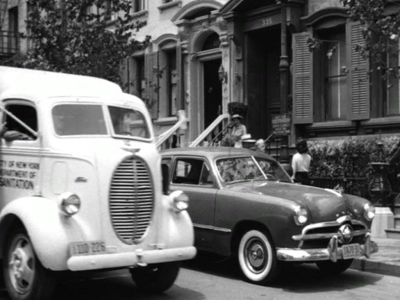 1949 Ford Custom Tudor Sedan [70B]