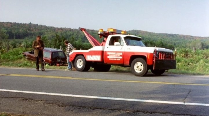 IMCDb Org 1980 Chevrolet C 30 In Sur Le Seuil 2003