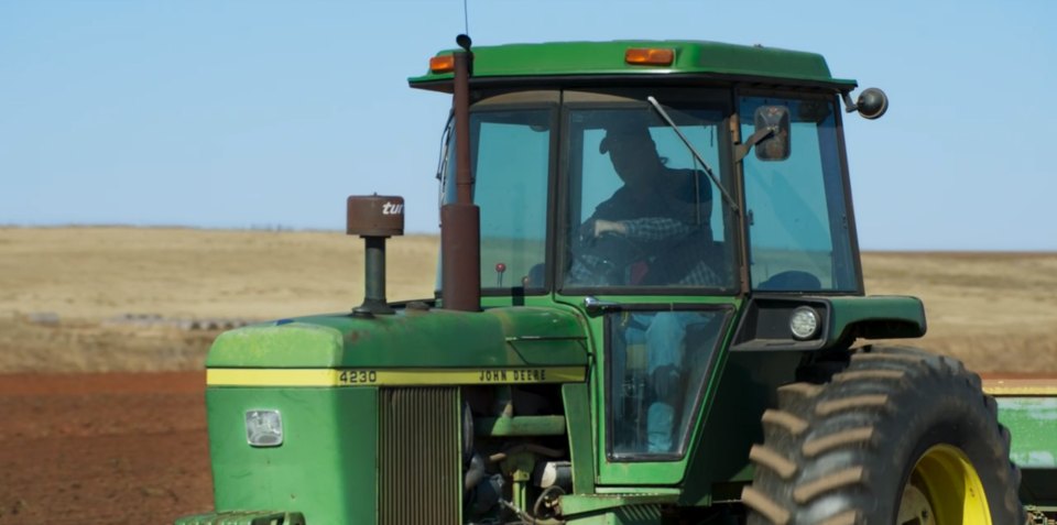John Deere 4230