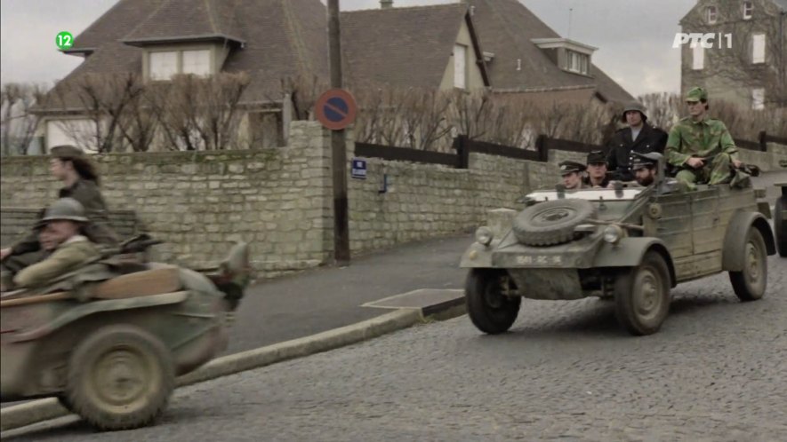 IMCDb org Volkswagen Kübelwagen Typ 82 in Sezona mira u Parizu 1981