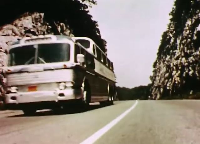 1954 GMC PD 4501 Scenicruiser