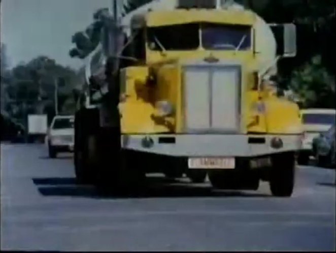 Peterbilt 351