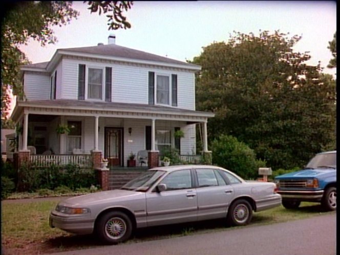 1992 Ford Crown Victoria LX [P74]