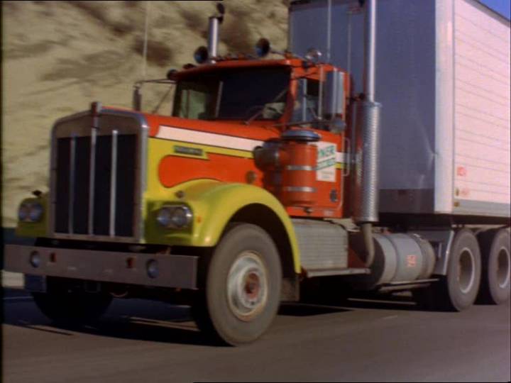 Kenworth W-900