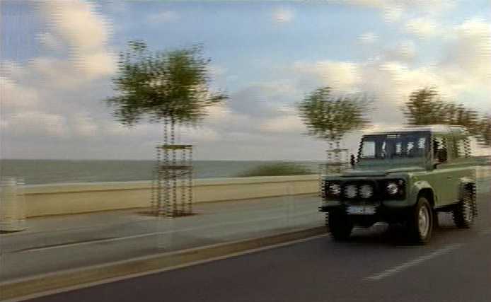 Land-Rover Defender 90