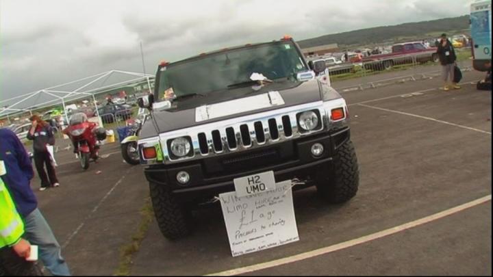 2004 Hummer H2 Stretched Limousine [GMT820]