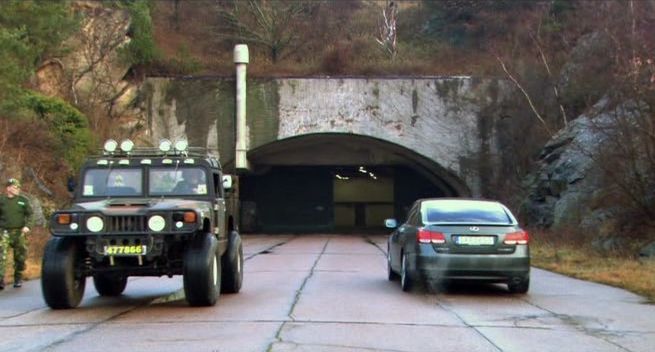 AM General HMMWV M998 Replica Cargo/Troop Carrier