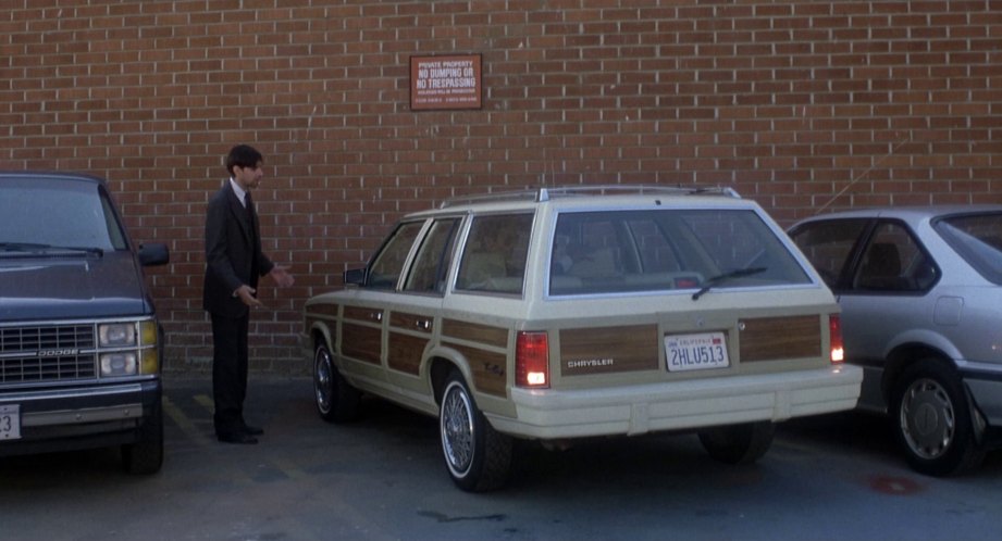 1986 Chrysler LeBaron Town & Country [KCP45]