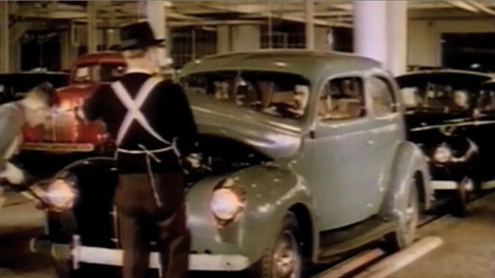 1940 Ford V8 Standard Tudor [022A]