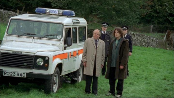 IMCDb.org: 1997 Land-Rover Defender 110 Station Wagon 2.5 TDi Police in  "Jonathan Creek, 1997-2016"