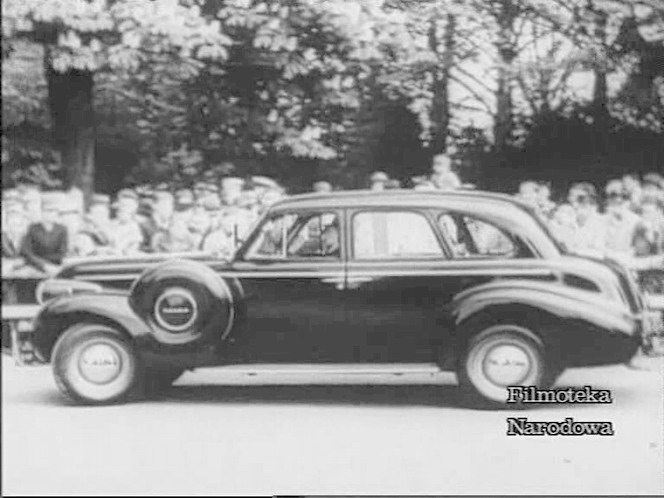 1939 Buick Special Tourback Sedan [41]