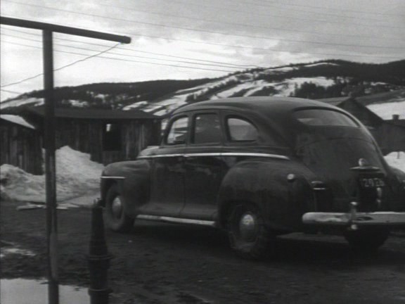 1946 Plymouth De Luxe 4-door Sedan [P-15]