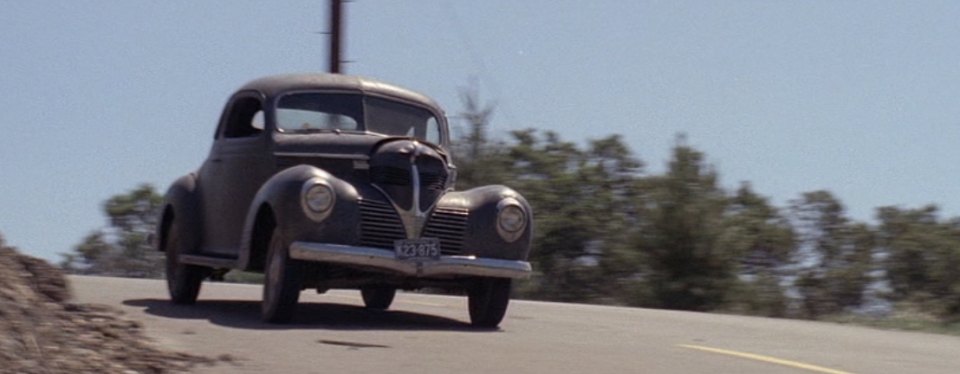 1939 Dodge Luxury Liner Special [D-11]