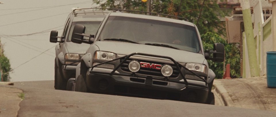 2001 Chevrolet Suburban 2500 (with 2003 GMC front end) [GMT830]