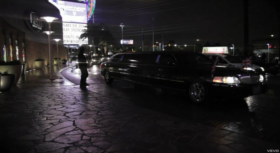 2003 Lincoln Town Car Stretched Limousine