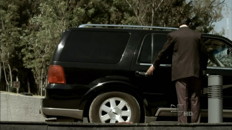 2003 Lincoln Navigator [U228]