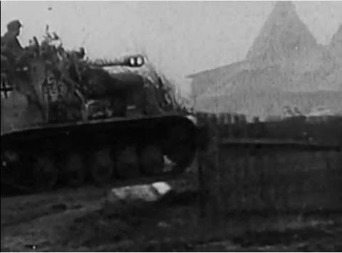 1943 FAMO Panzerhaubitze Wespe leFH 18/2 auf Fahrgestell PzKpfw II (Sf.)