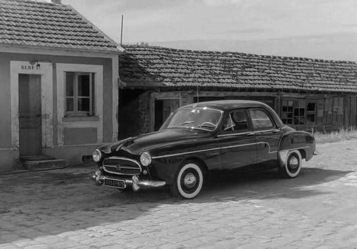 1957 Renault Frégate Grand Pavois