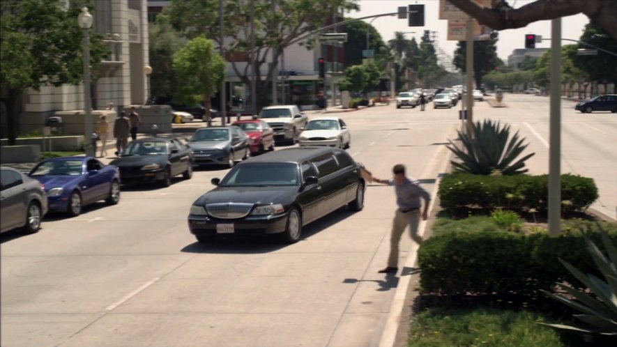 2003 Lincoln Town Car Stretched Limousine