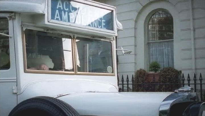 1935 Talbot AY 95 LCC Ambulance A118