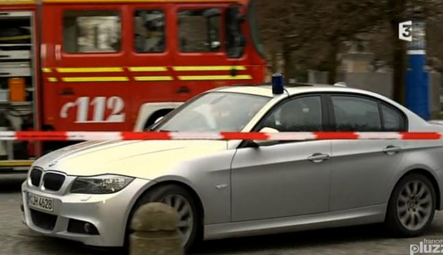 IMCDb.org: 2009 BMW 330i M Paket [E90] in "Ihr Auftrag, Pater Castell,  2008-2010"