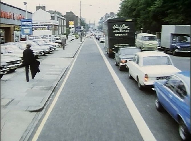 1971 Austin Morris 250 JU Luton van