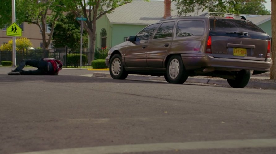 1993 Ford Taurus LX Wagon [DN5]