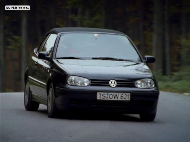 IMCDb.org: 1998 Volkswagen Golf Cabriolet III [Typ 1H] in "Medicopter 117 -  Jedes Leben zählt, 1998-2006"