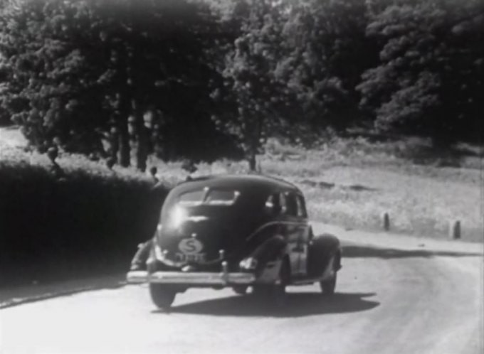 1939 De Soto Custom Touring Sedan Four-Door [S-6]