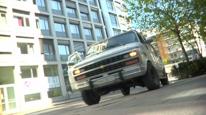 1993 Chevrolet Chevy Van 6.8L D Starcraft [G-30]