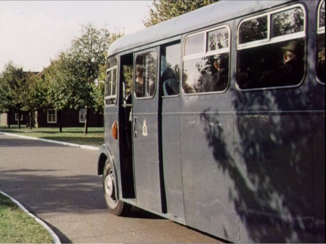 1951 Bedford SB Mulliner RAF Crew Bus