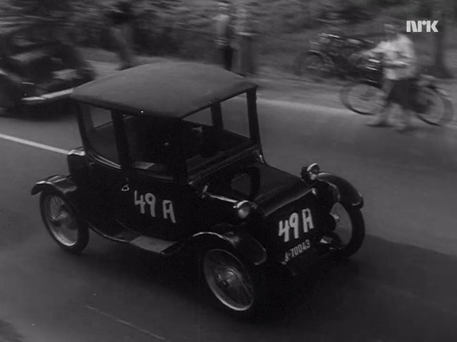 1921 Detroit Electric Model 88