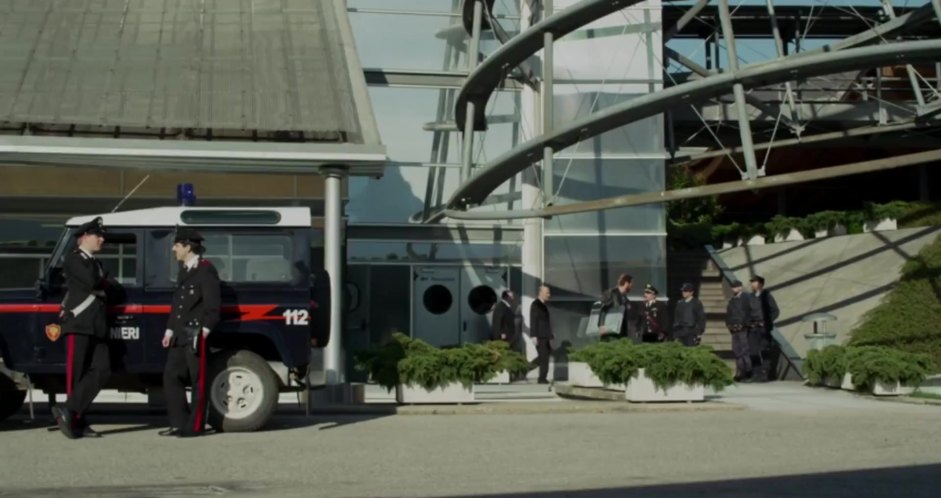 Land-Rover Defender 90