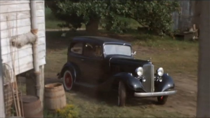 1933 Pontiac Economy Eight 2-door Sedan