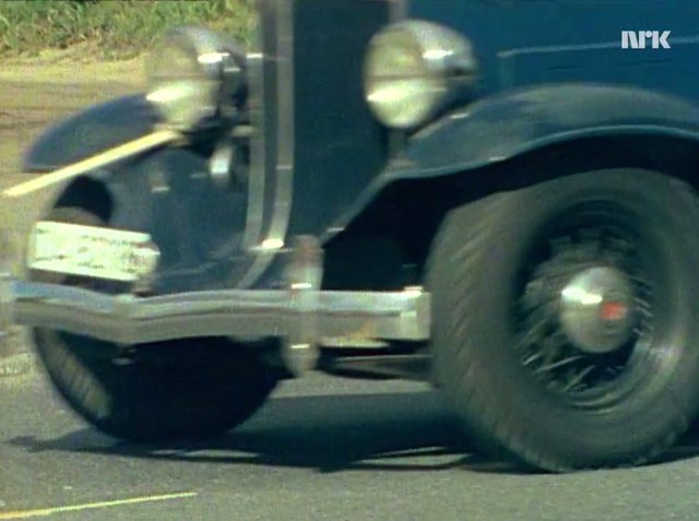 1932 Packard Light Eight [900]