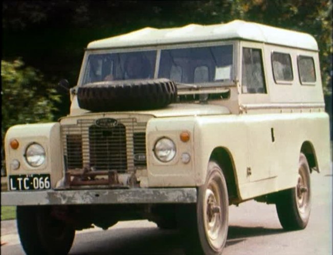 1970 Land-Rover 109'' Series IIa
