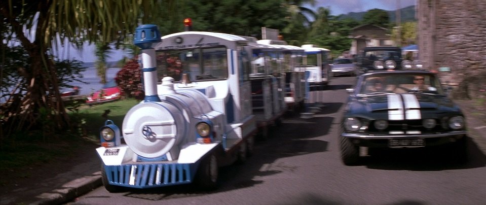 Deltrain Trackless Train 'Le petit train de Saint Pierre'