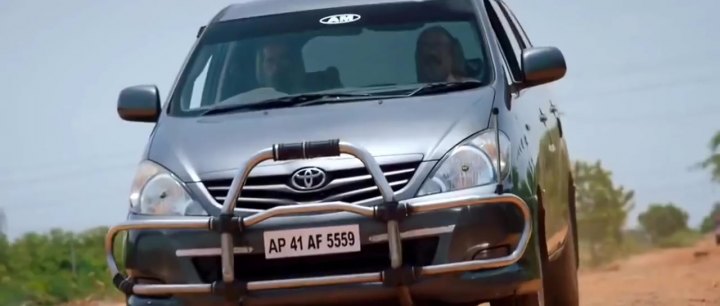 Toyota Innova D-4D [AN40]