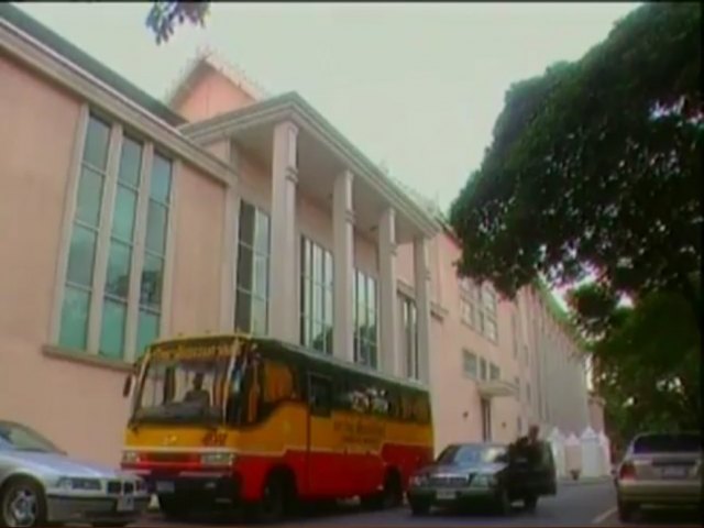 Hino Blue Ribbon Cherdchai “Tammasat University” [RU638AA]