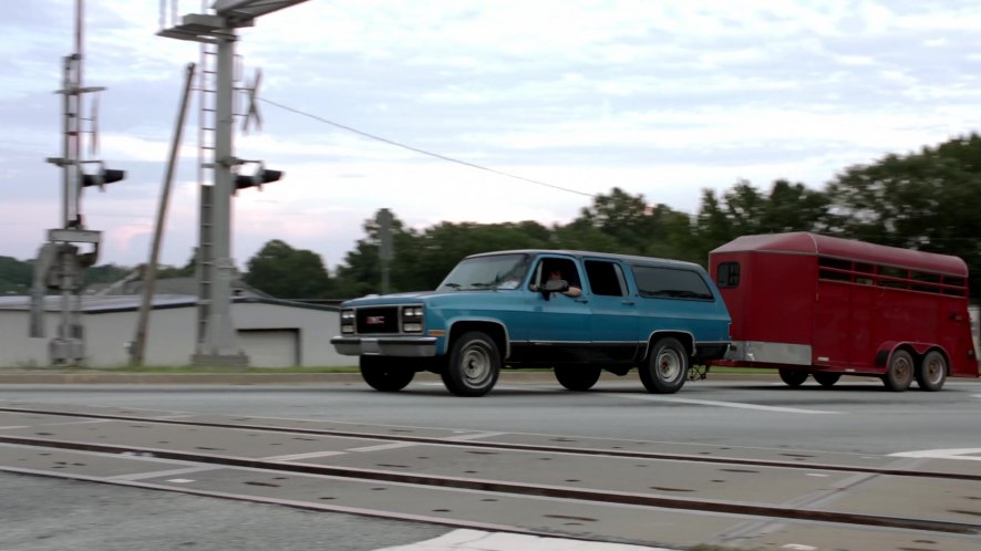 1990 GMC Suburban SLE [R-2500]